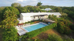  Green Castle Eco Hotel - East of Ocho Rios and North KIngston  Стони Хилл
